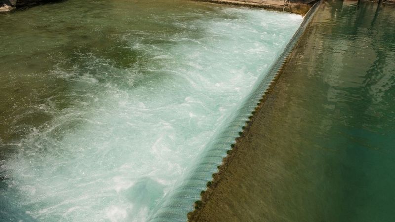 生物曝氣池起泡原因是什么，什么方法可以消除泡沫？